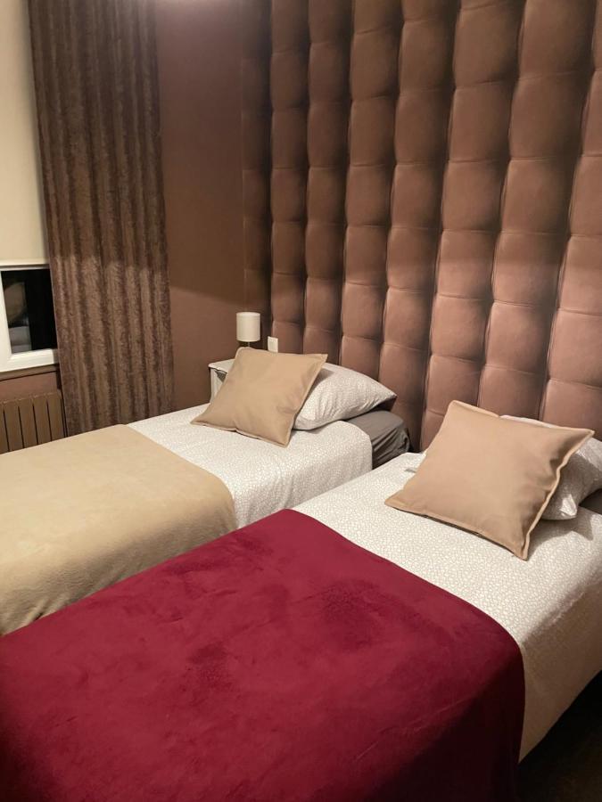 Les 3 Rois By Yy Hotel Villers-Bocage  Ngoại thất bức ảnh