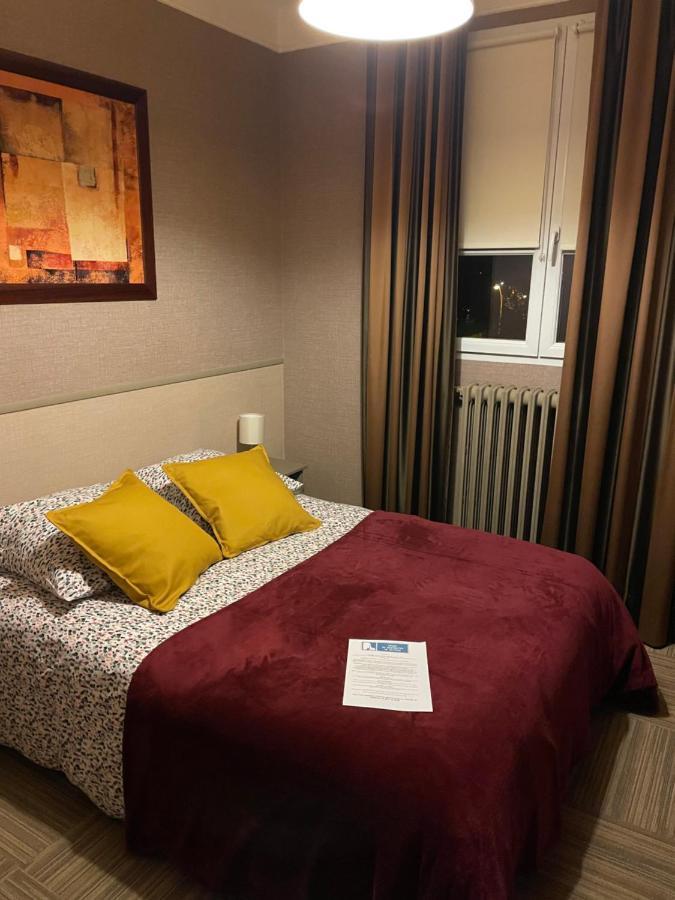 Les 3 Rois By Yy Hotel Villers-Bocage  Ngoại thất bức ảnh