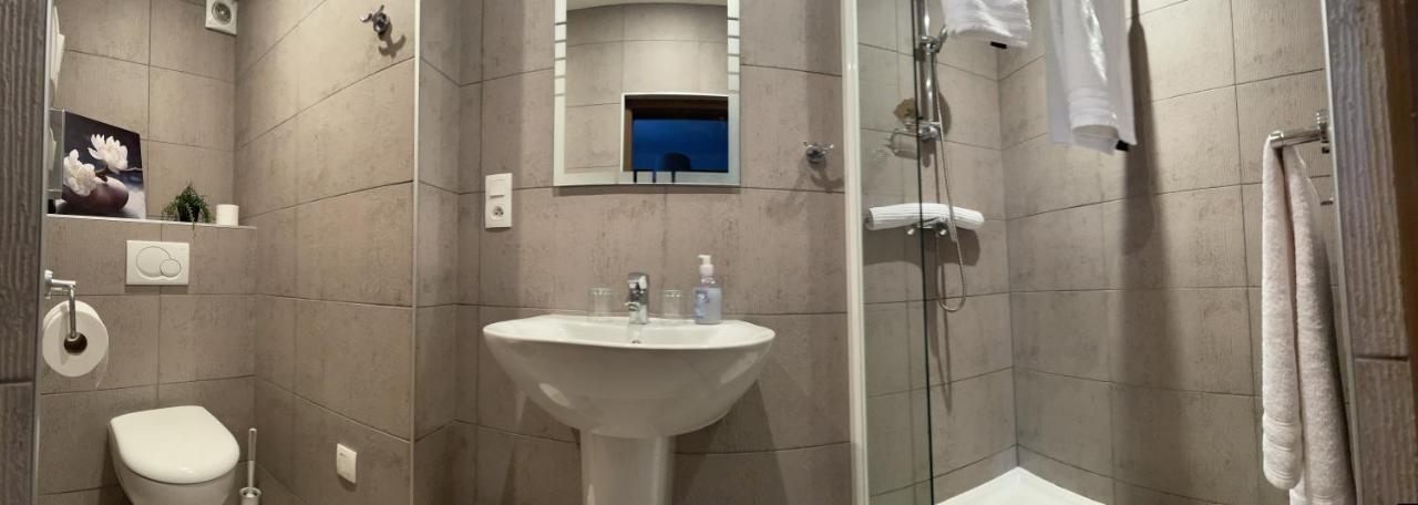 Les 3 Rois By Yy Hotel Villers-Bocage  Ngoại thất bức ảnh